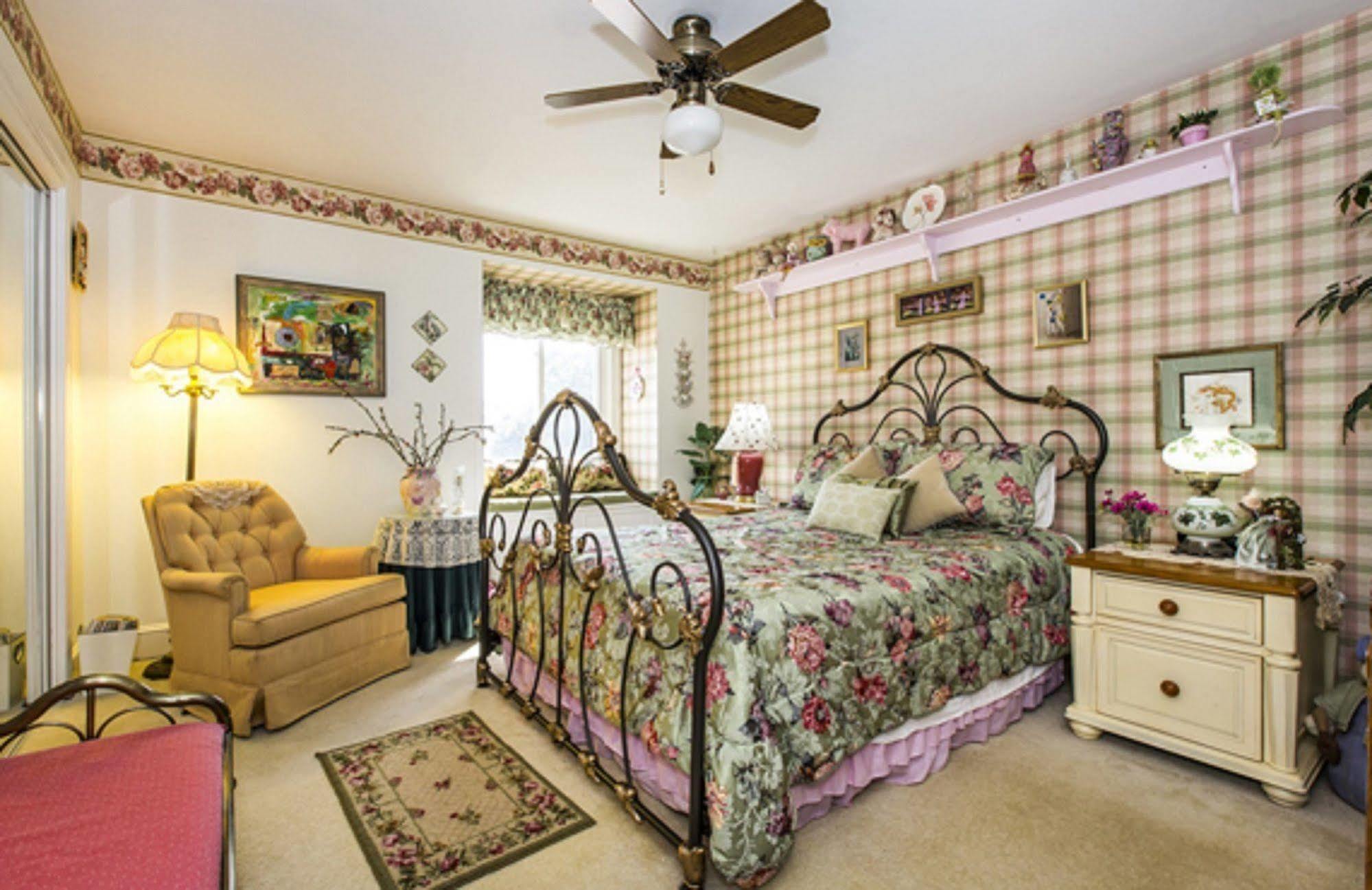 Matthews Manor Bed & Breakfast Dış mekan fotoğraf